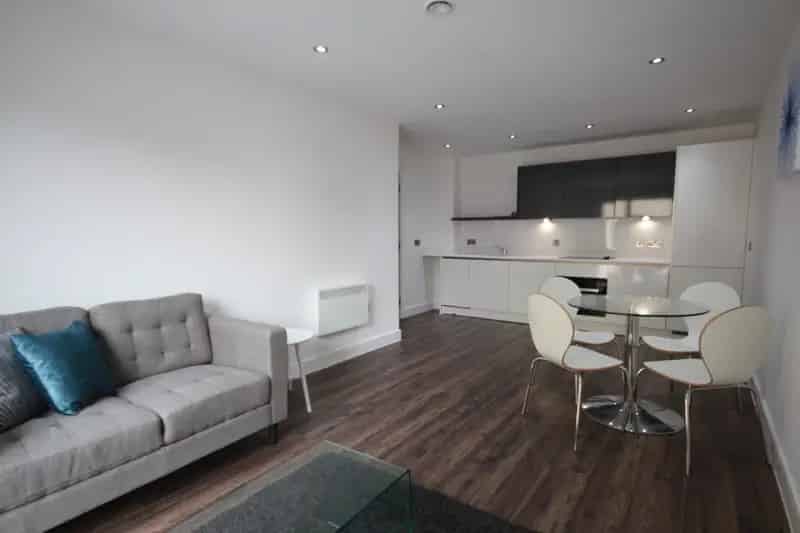 2 Bedroom Flat To Rent Available 2025