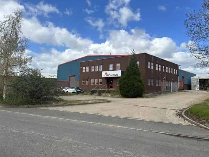 1980s Industrial Warehouse Unit with Large Yard