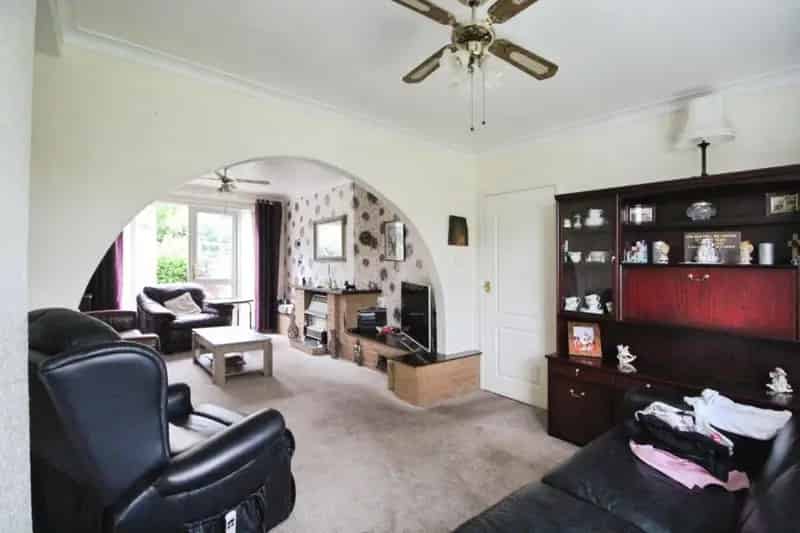 3 Bed House For Sale Near Benchill Metrolink