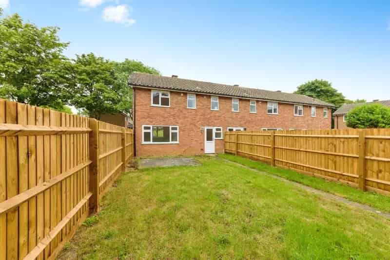 Refurbished 2-Bed House with 2 Parking Spaces