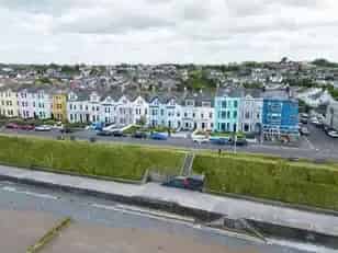 Ballyholme Bay View Extended Mid Terrace House Four Bedrooms