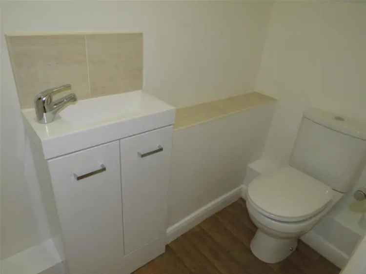 4 bedroom terraced house to rent