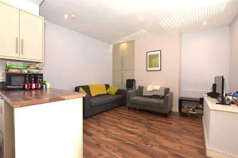3 Bed 3 Bath End Terrace House 8% Yield