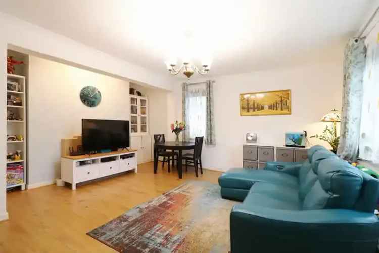 2 Bedroom Flat for Sale Near Beckenham Stations