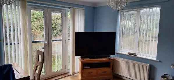 Flat For Rent in Dartford, England