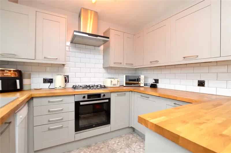 Three Bedroom Semi Detached House with Modern Interior and Garden