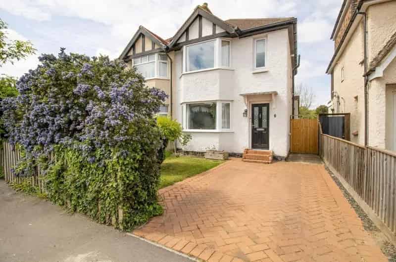 3 Bedroom Semi-Detached House for Sale in Cambridge