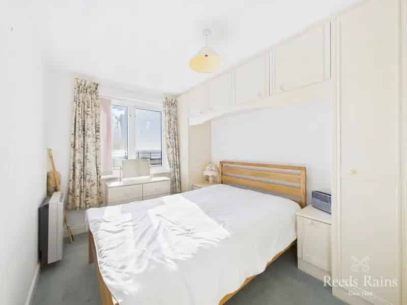 1 Bedroom Flat for Sale Bridlington Sea Views Parking