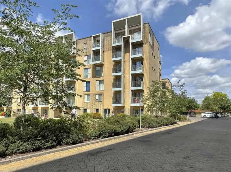 2 Bedroom Apartment for Sale Cambridge