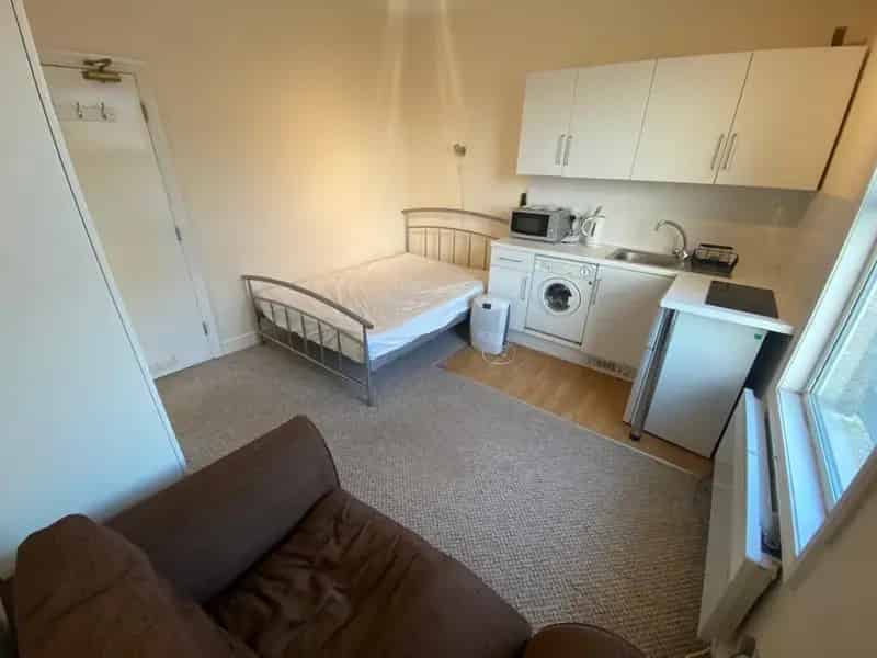 Coventry Studio Flat Single Occupancy Furnished Near City Centre