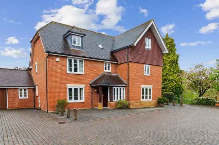 6 Bedroom House for Sale - Semi-Rural Location