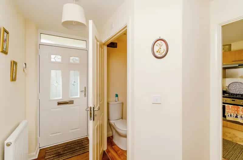 Immaculate 3-Bed End Town House Churchfields Estate West Bromwich