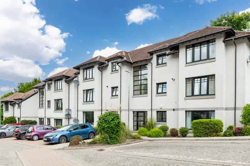 2-Bed Ground Floor Flat Peterculter Modern Development