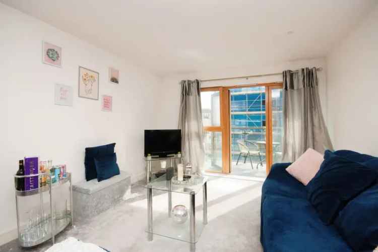 Modern 2-Bedroom Apartment Sovereign Harbour North Chain Free