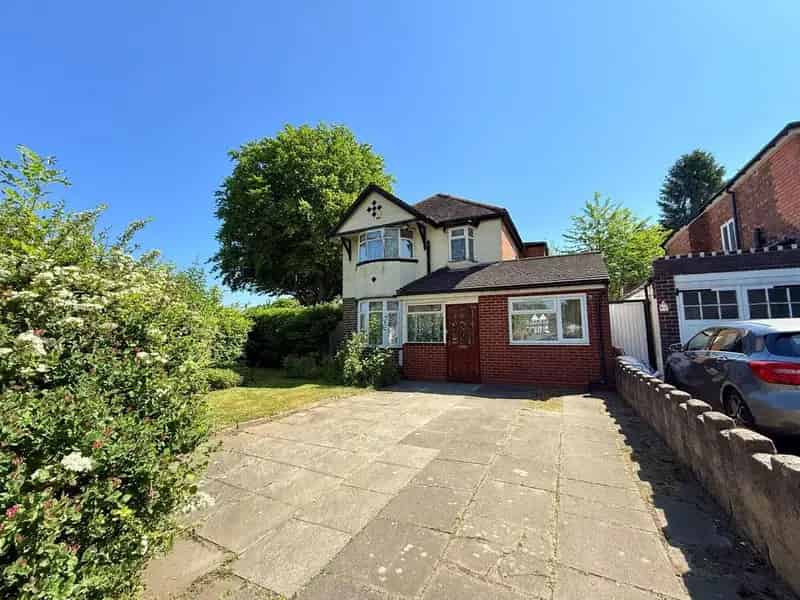 4 bedroom detached house for sale