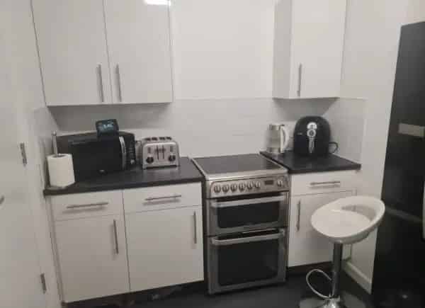 2 Bed House Downsize Hillingdon Ealing Hounslow Surrey Spelthorne