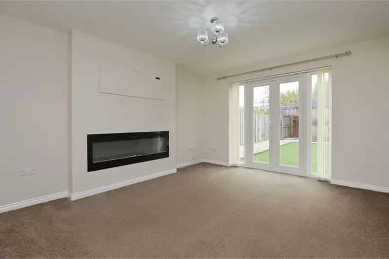 5 Bed Detached House with 1 Reception Room