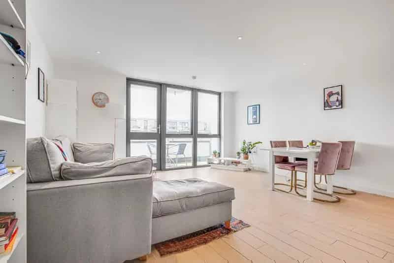 Flat For Sale , London, England