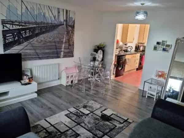 Spacious 1 Bedroom Flat near Seven Sisters Station