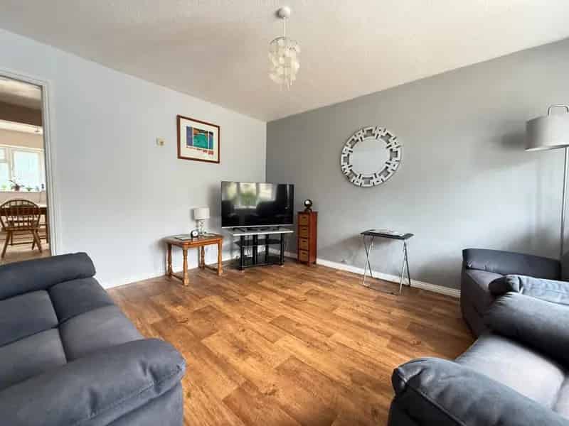 3 bedroom House
 For Sale 
Total Size: 764 SQ FT