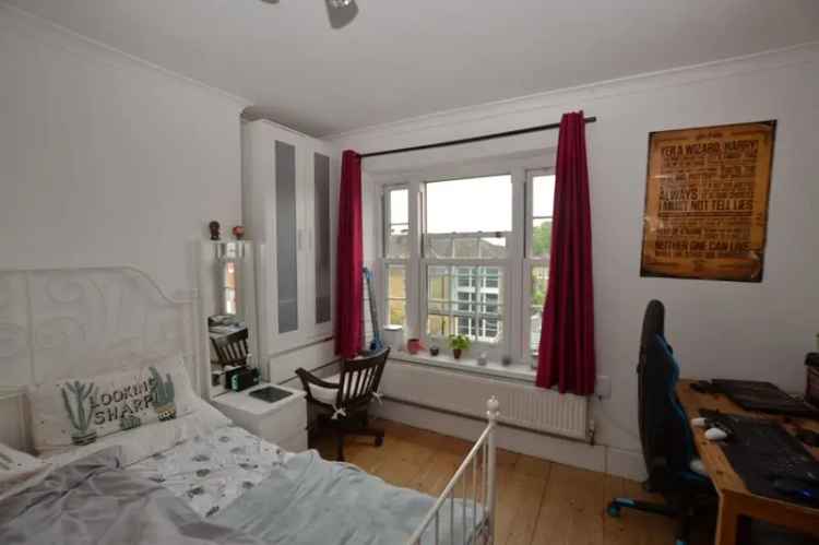 2 Bedroom Flat for Sale near Oval Tube Station