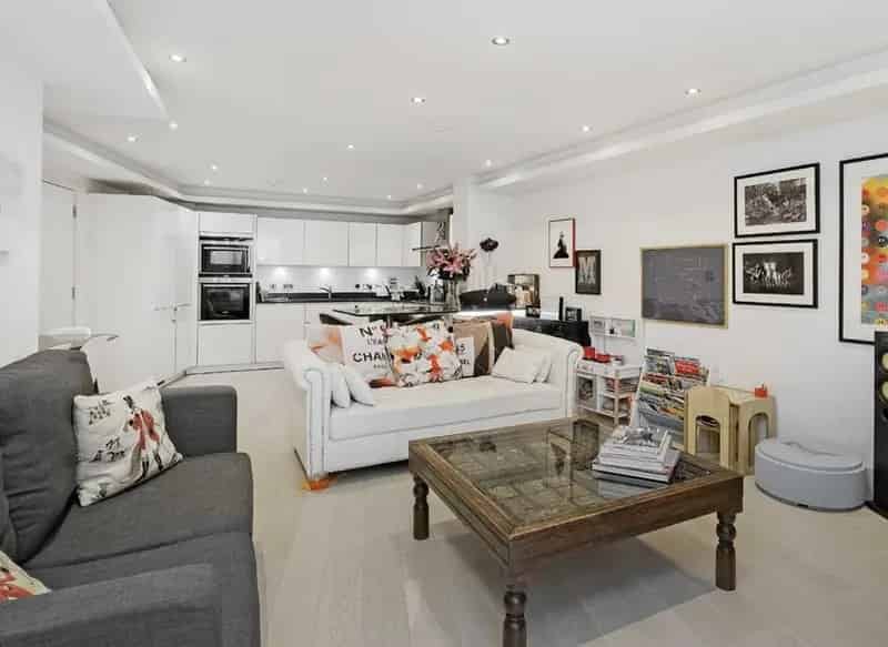 3 Bed Camden Apartment Private Terrace Modern Development