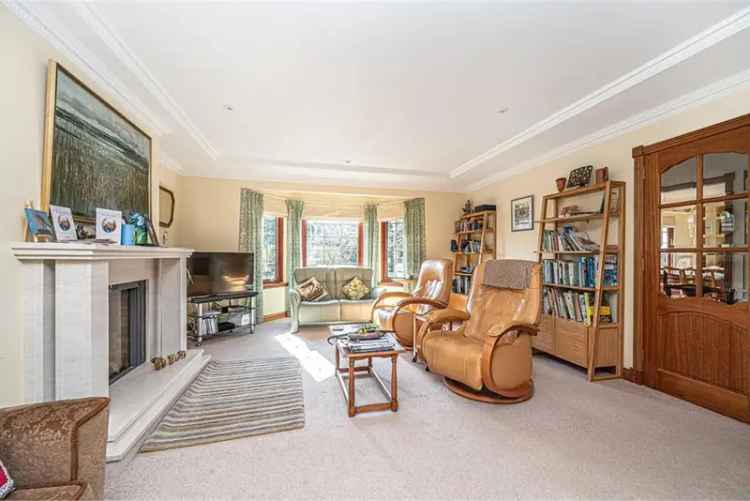 4 Bed Detached House with 2 Reception Rooms and Double Garage