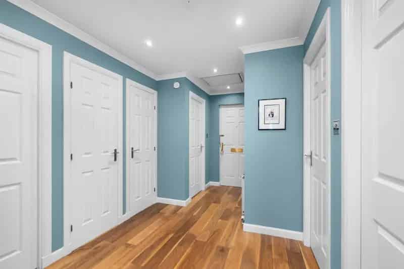 West End 2-Bed Executive Flat Stunning Leafy Views Private Parking