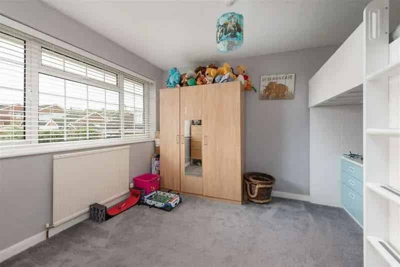 4 Bed House For Sale Near Beach and Town Centre