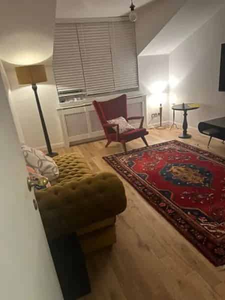 Modern Flat near Kilburn High Road with Private Garage