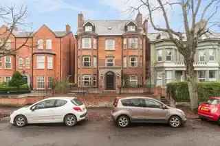 Apartment For Sale in Belfast, Northern Ireland