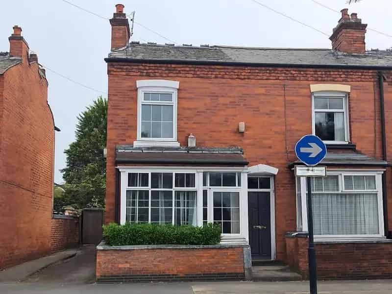 2 Bedroom End Terrace House for Sale No Onward Chain