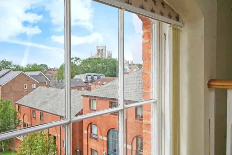 3 Bedroom Flat for Sale in York, North Yorkshire YO31