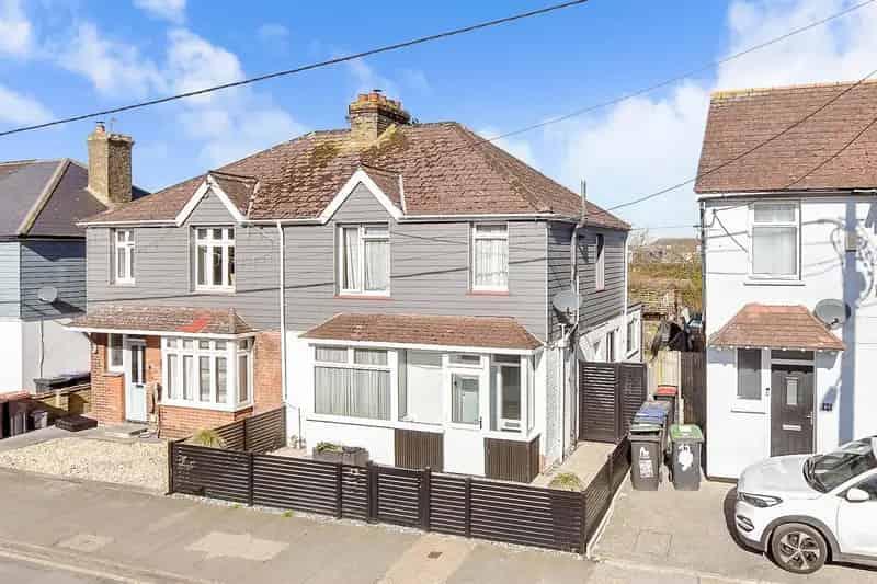 3 Bedroom Semi-Detached House for Sale in Whitstable