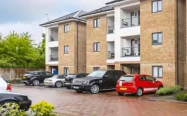 Two Bedroom Flat with Loft Access and Parking Space