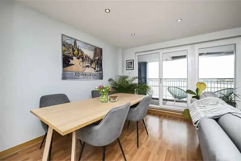 1 Bed Flat Fifth Floor Stunning Arthur's Seat Views