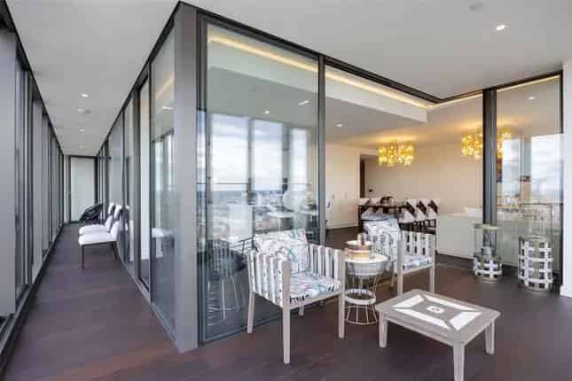 Luxury 2-Bed Apartment in London SW8