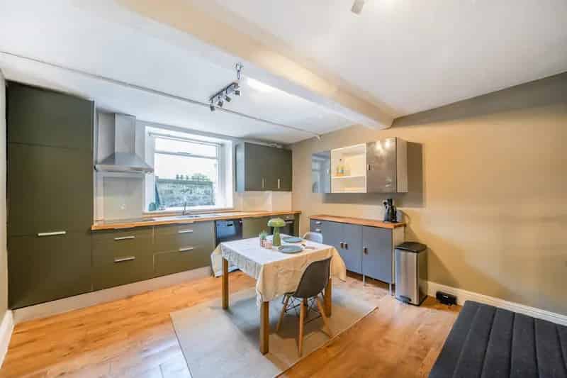 House For Sale , Harrogate Road, Leeds, England