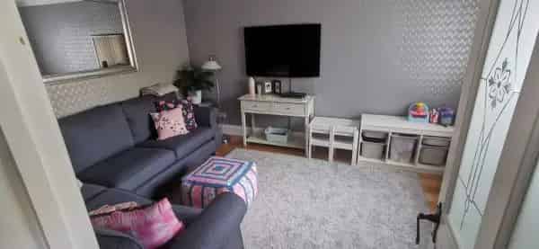 3 Bedroom House With Garden and Long Term Neighbours