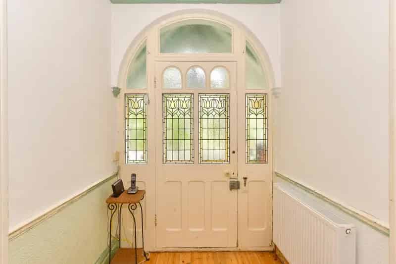 6 Bedroom Detached House for Sale East Cowes Isle of Wight