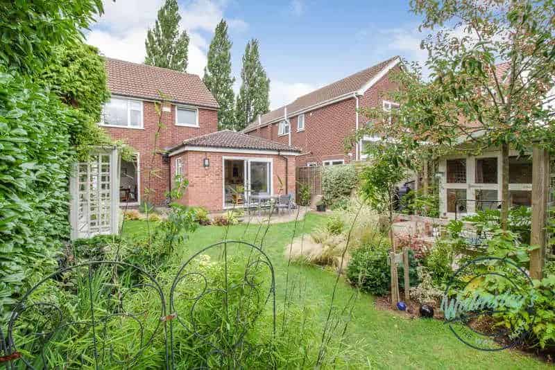 3 Bed House For Sale in Styvechale, Coventry