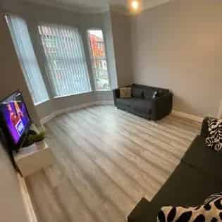 8 Bedroom House in Manchester - All Bills Included