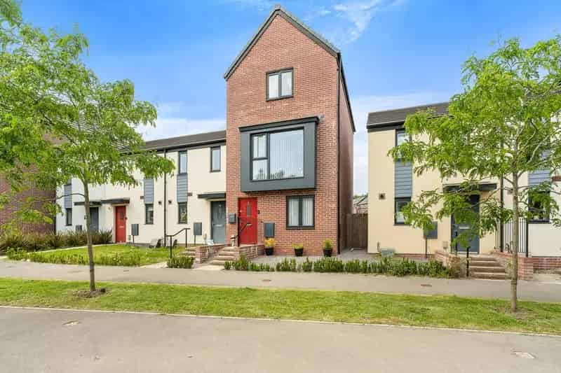 3 Bedroom Townhouse for Sale