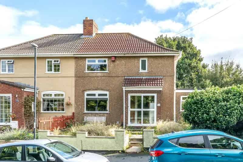 3 bedroom semi-detached house for sale