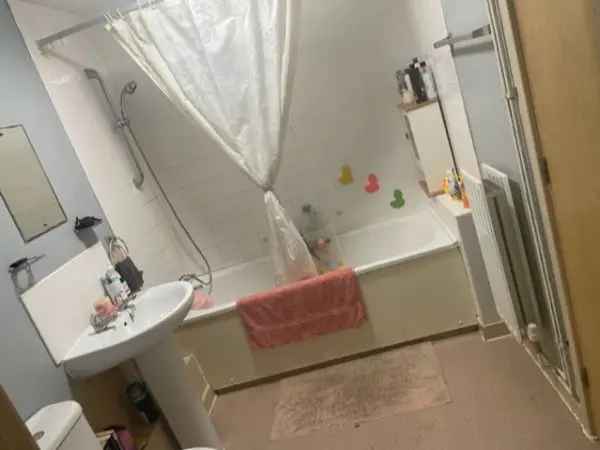 Flat For Rent in Gosport, England