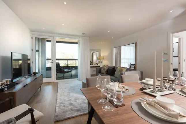 Flat to rent in Holland Park Avenue, Holland Park, London W11