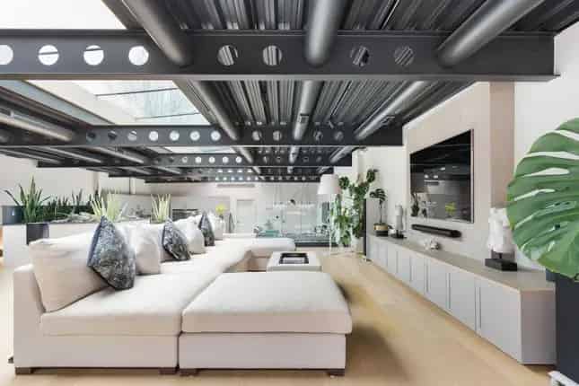 Semi Detached House for Sale in London SW6