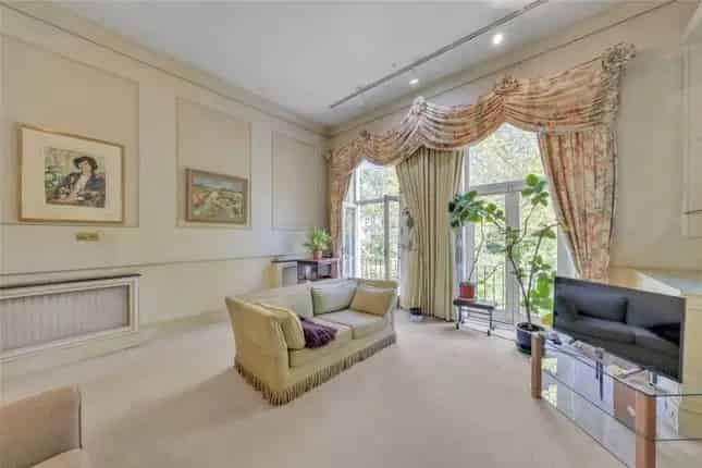2-Bedroom Flat for Sale Randolph Crescent Little Venice