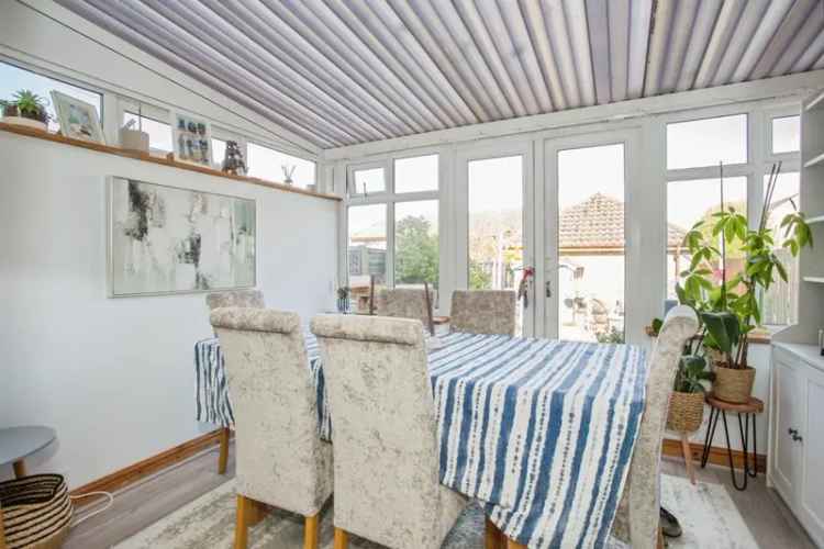 Mid Terrace House with Conservatory and Garden Newmarket