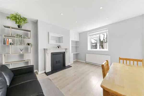 Two Bedroom Apartment Hampstead  Communal Gardens